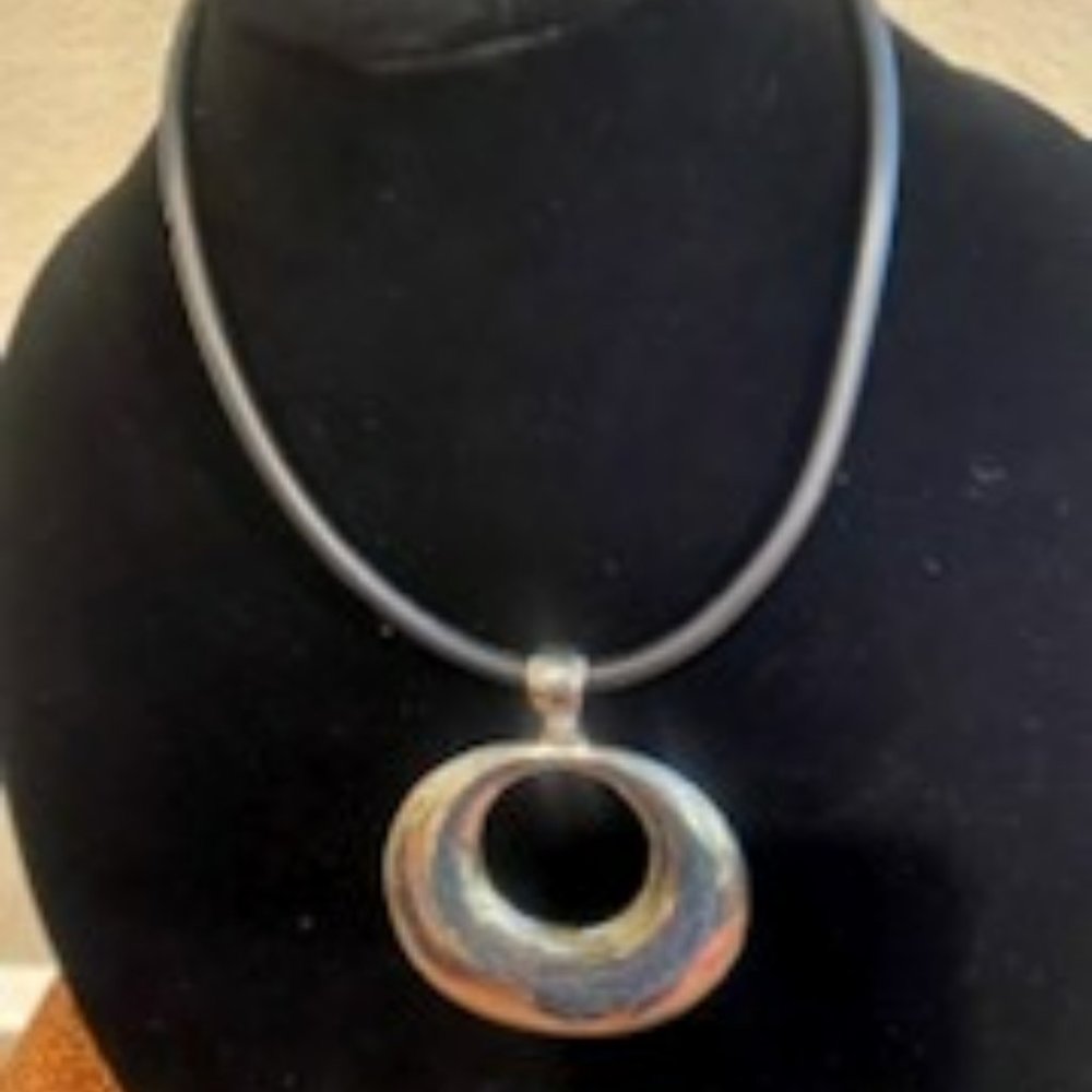 Necklace with Rubber Like chain & silver pendant